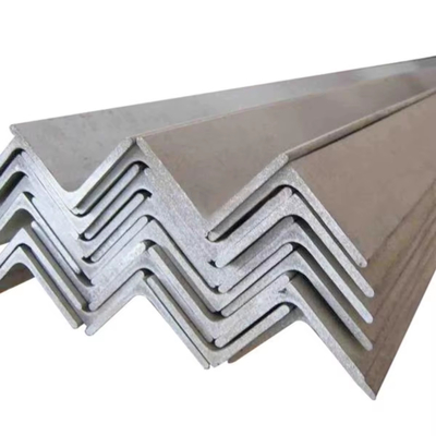 Acero de ángulo igual de baja emisión de carbono para estructuras de edificios de grado Q195-Q420 serie 56*6mm