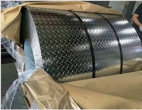 Placa de patrón galvanizada laminada en caliente 2.5 mm2.75 mm Adecuada para la construcción y la flexión