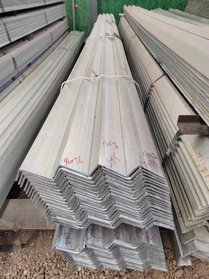 Barras de ángulos desiguales iguales de acero suave de carbono laminado en caliente para estructuras de edificios duraderas