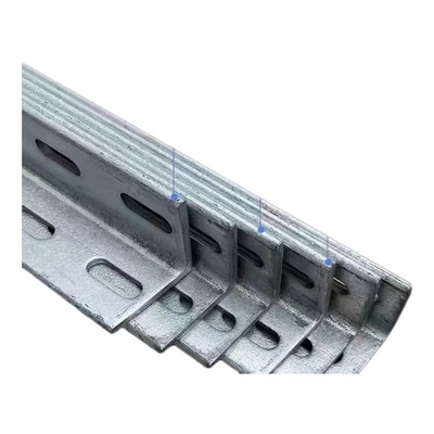 Lintel de acero perforado galvanizado laminado en caliente con agujeros de perforación/ barra de hierro con ranuras