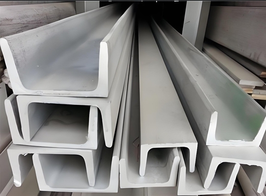 No perforado C8 C10 C12 C16 Acero laminado en caliente canal U para soporte estructural