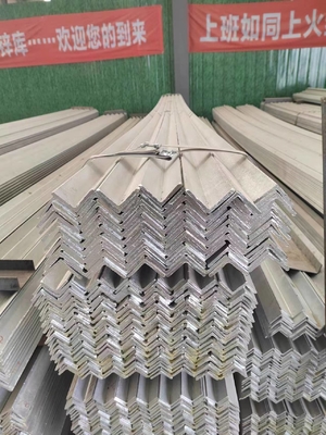 Metal laminado en caliente aleaciones de acero al carbono Q235 ángulo galvanizado para la estructura de ingeniería