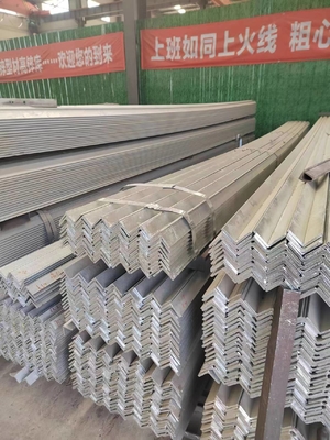 Construcción industrial de carbono igual hierro igual ángulo acero con competitivo 40x40x4mm
