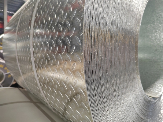 Estructura de arco modular de acero de zinc plateado Puente de hierro con bobina de patrón en relieve de flores pre-revestidas de nuevo diseño