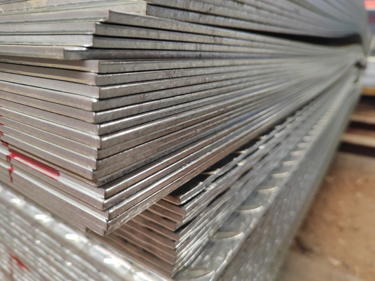 Certificado ISO9001 DX51D Placa de acero de patrón galvanizado 5.75*1250mm Z41-Z60 Revestimiento